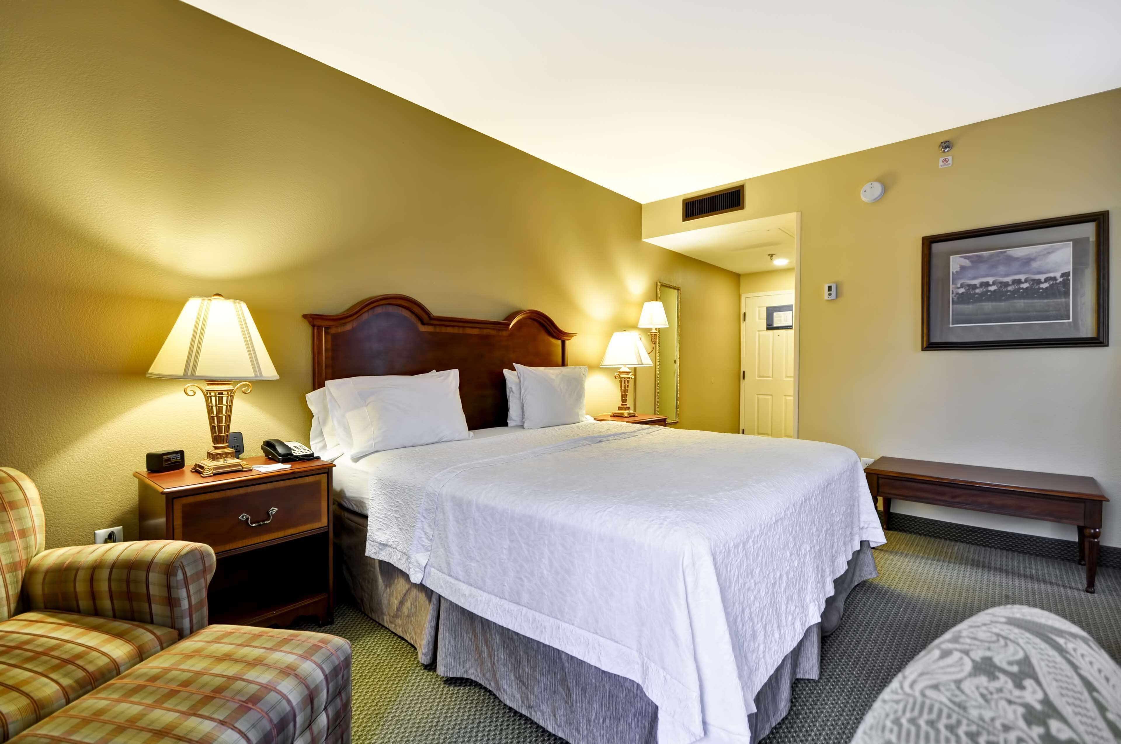 Cortinas blackout, tabla de planchar con plancha y cunas gratuitas 