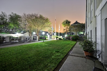 Hotel Exterior at Hampton Inn Charleston-Historic District