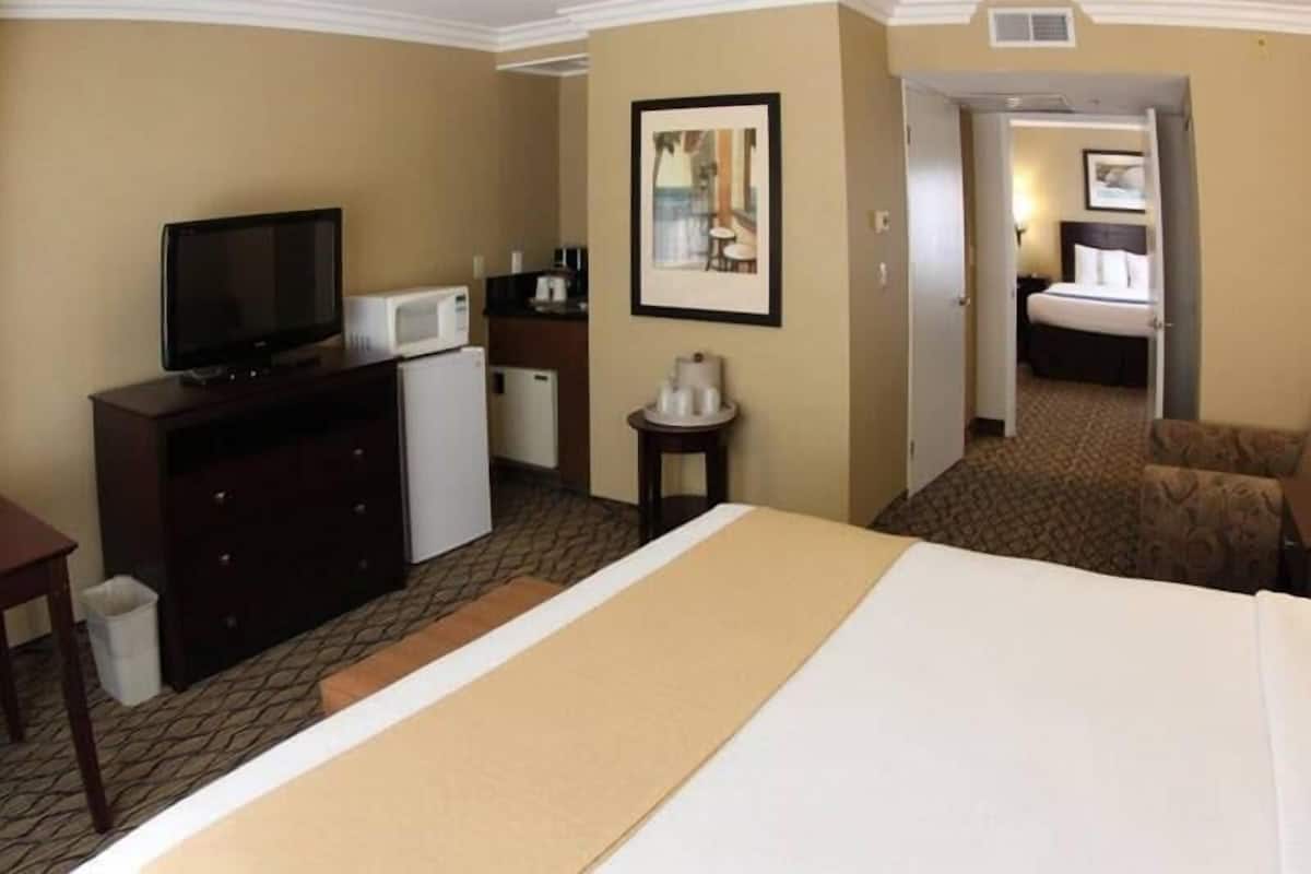 Premium Suite, Two Bedrooms with 1 King Bed and 1 Double Bed, Ocean View, Non Smoking | Premium bedding, in-room safe, desk, iron/ironing board