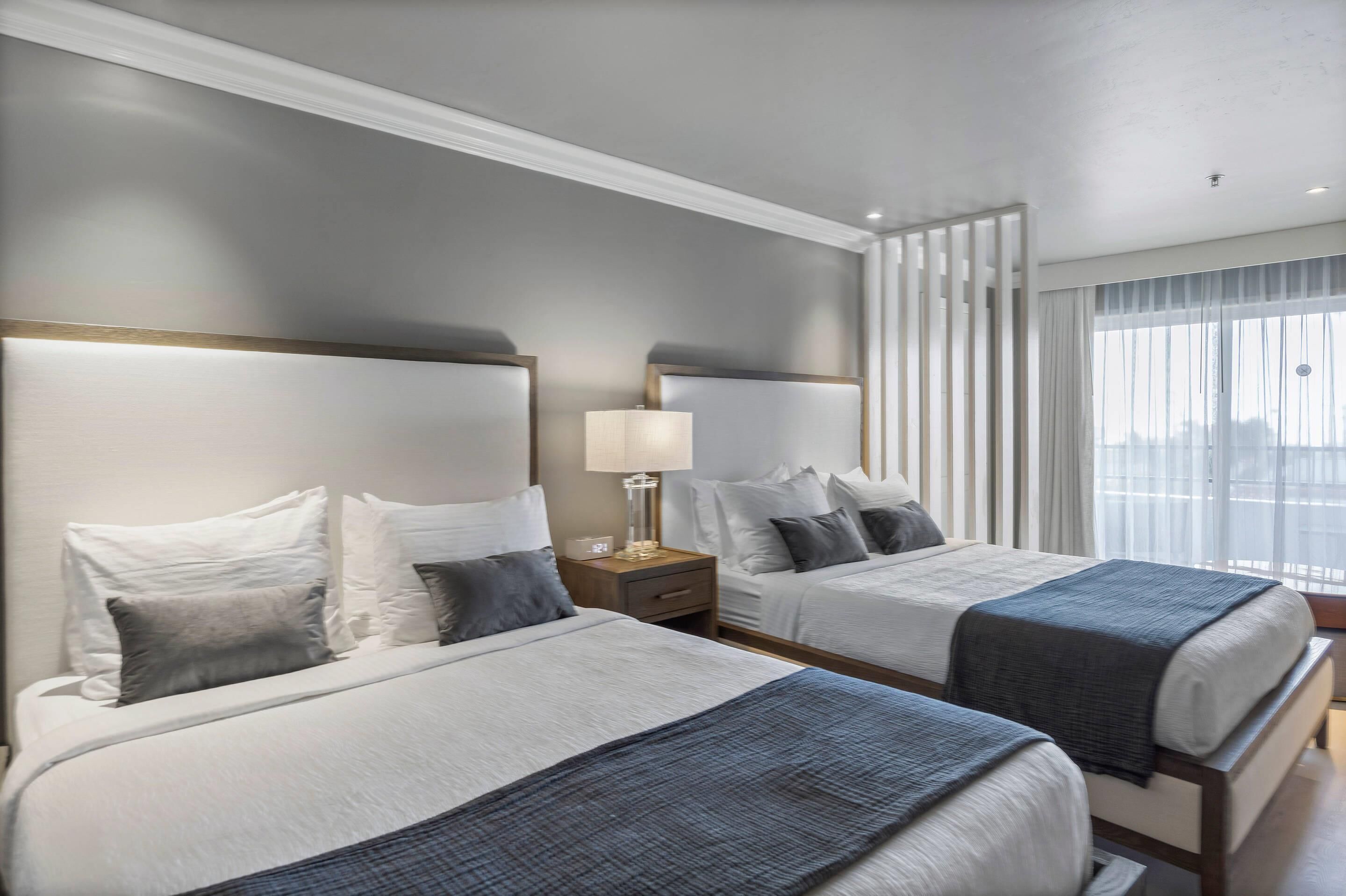 Premium bedding, in-room safe, desk, iron/ironing board