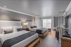 Premium bedding, in-room safe, desk, iron/ironing board - The Volare, an Ascend Collection Hotel (San Clemente)
