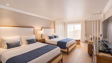 Premium bedding, in-room safe, desk, iron/ironing board