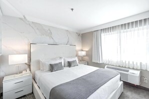 Premium bedding, in-room safe, desk, iron/ironing board - The Volare, an Ascend Collection Hotel (San Clemente)