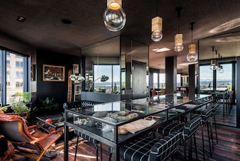 Lunch, dinner and brunch served at Graduate by Hilton Seattle
