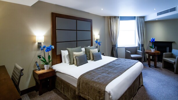 Hypo-allergenic bedding available, in-room safe, desk, blackout drapes - Rochester Hotel by Blue Orchid (London)