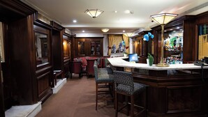 Lunch, dinner and brunch served - Rochester Hotel by Blue Orchid (London)
