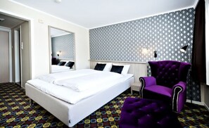 Surmatelas, coffres-forts dans les chambres, bureau