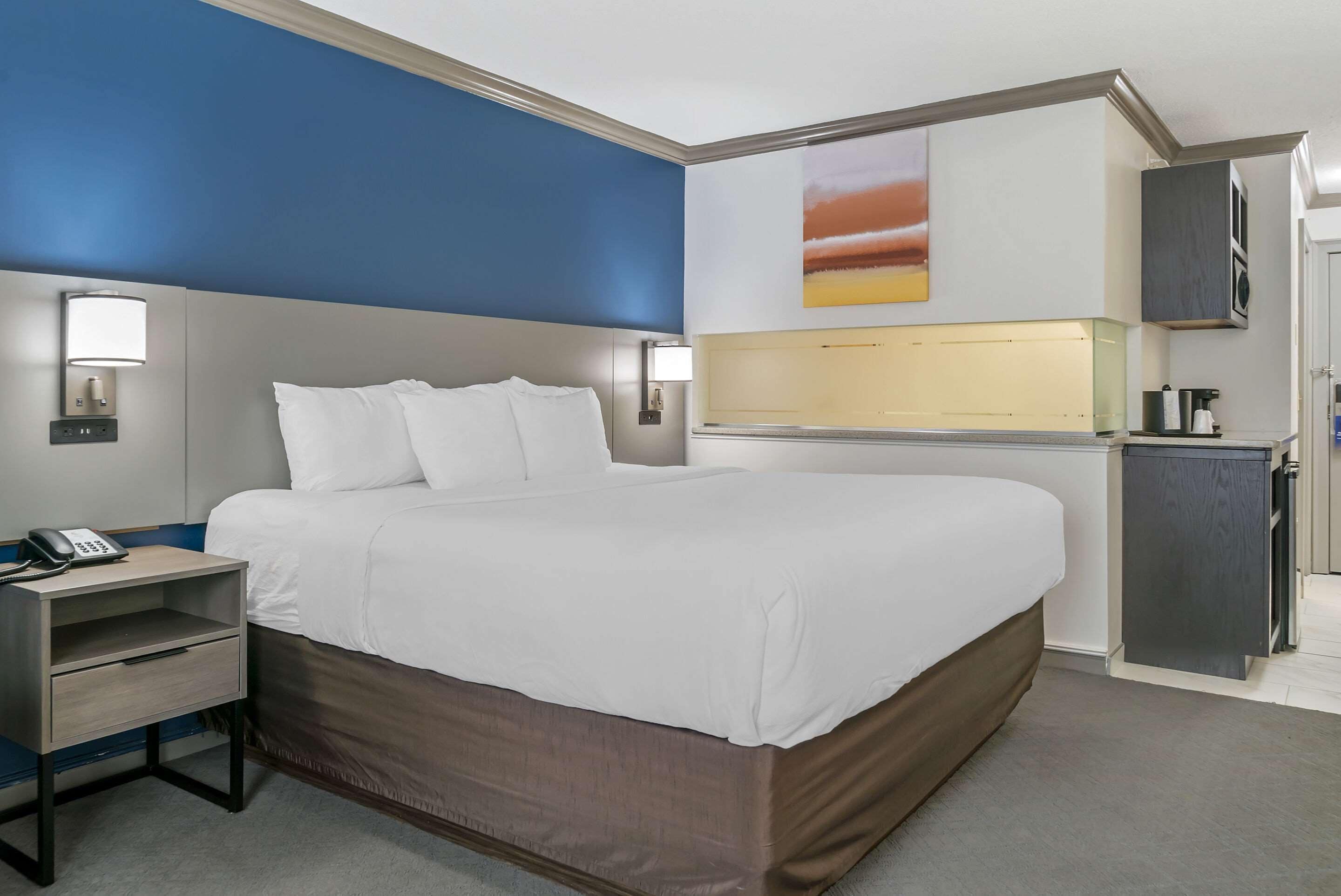 standard room, 1 king bed with sofa bed, non smoking | desk, iron/ironing board, free cots/infant beds, free wifi