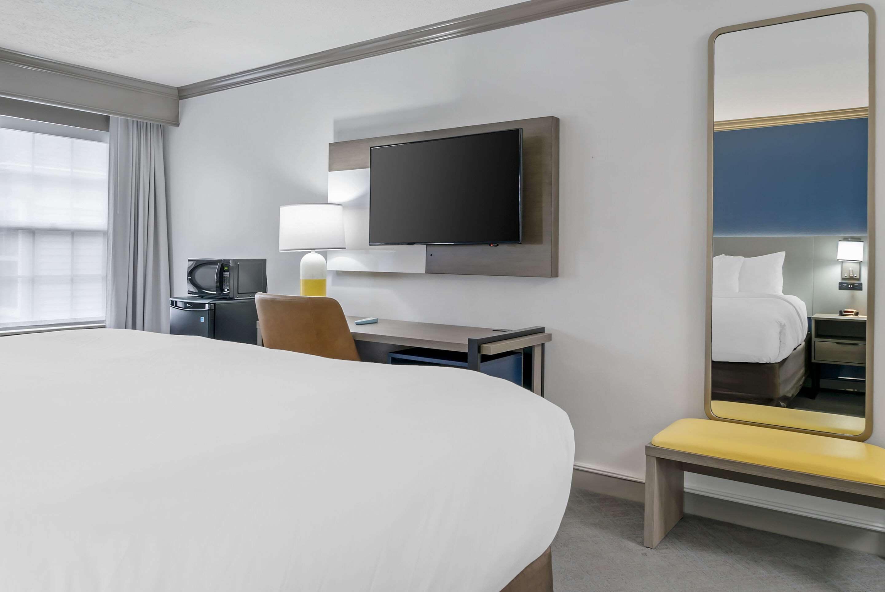 standard room, 1 king bed, non smoking | desk, iron/ironing board, free cots/infant beds, free wifi