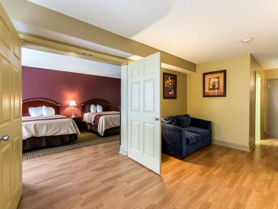 Iron/ironing board, free WiFi