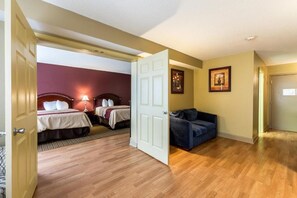 Iron/ironing board, free WiFi - Days Inn Muskegon (Muskegon Heights)