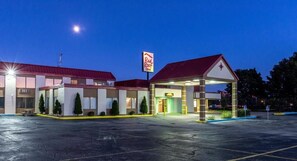 Exterior - Days Inn Muskegon (Muskegon Heights)