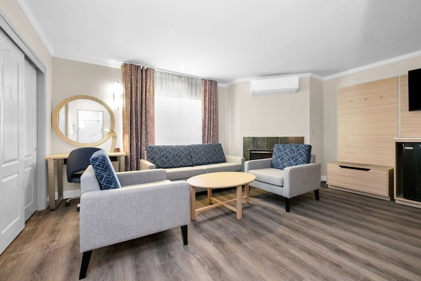 In-room safe, desk, laptop workspace, iron/ironing board