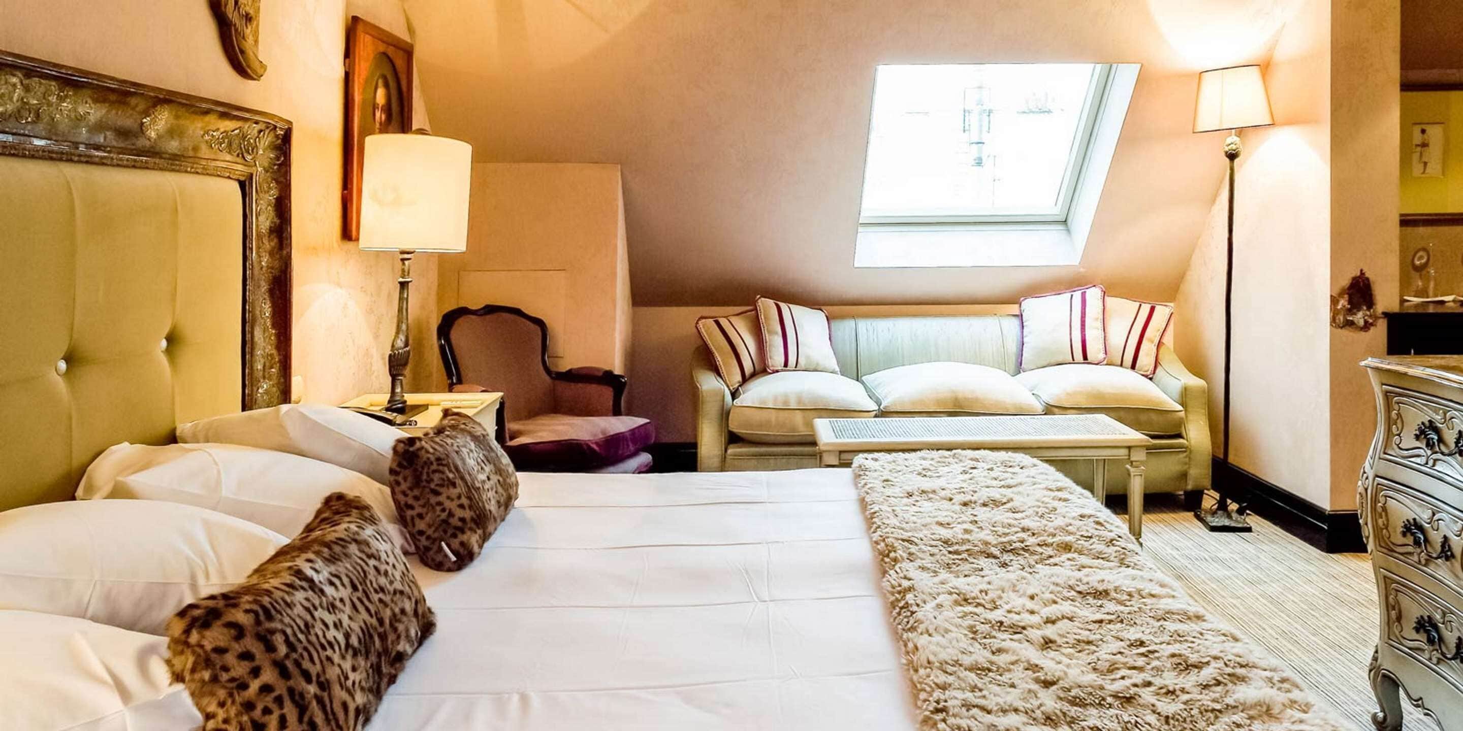 minibar, in-room safe, individually decorated, individually furnished