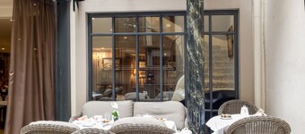Hôtel Chateaubriand Champs Elysées