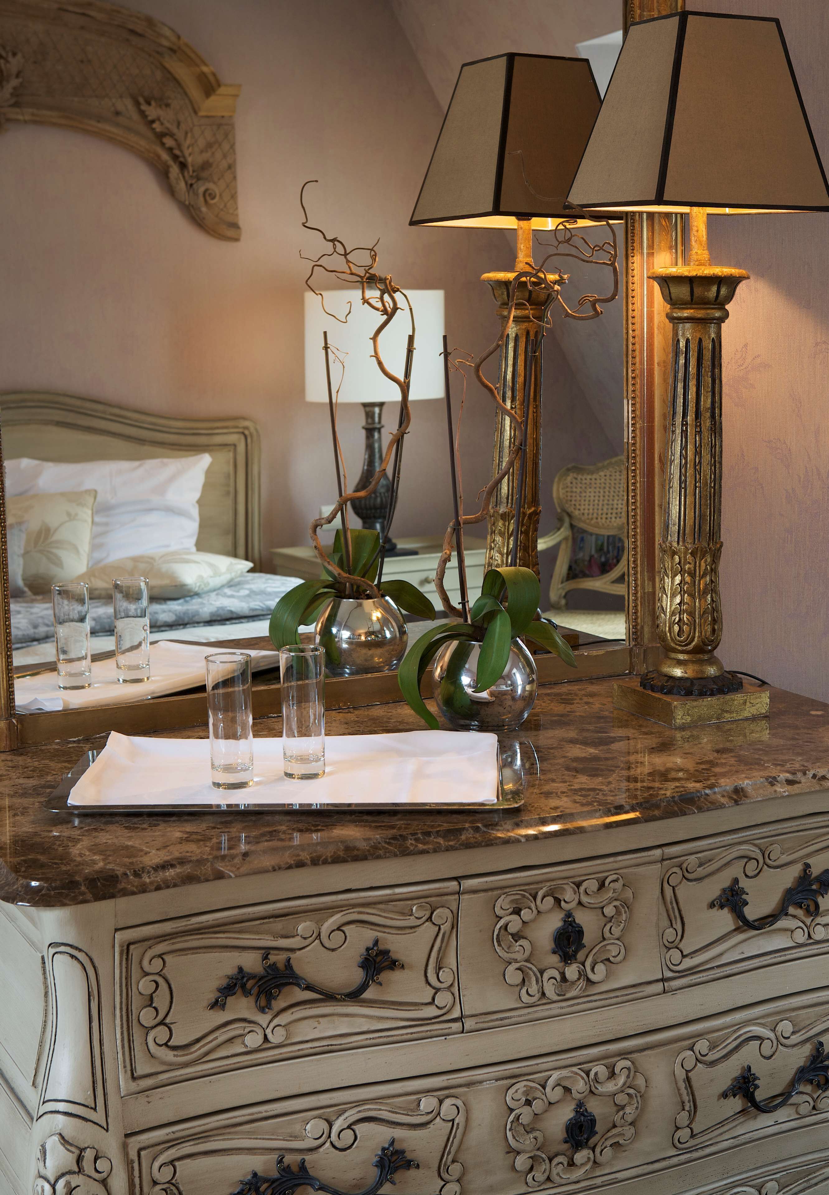 minibar, in-room safe, individually decorated, individually furnished