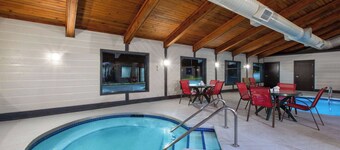 Days Inn & Suites by Wyndham Wisconsin Dells