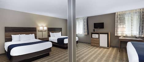 Studio Suite, Multiple Beds, Non Smoking | Premium bedding, blackout drapes, free cribs/infant beds, free WiFi