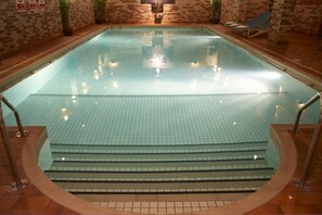Sauna, hot tub, body treatments, aromatherapy, facials