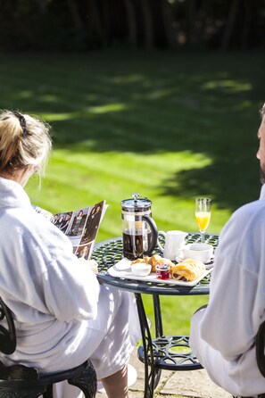 Standard Twin Room | Desk, iron/ironing board, free WiFi, bed sheets - Flackley Ash Country House Hotel (Rye)