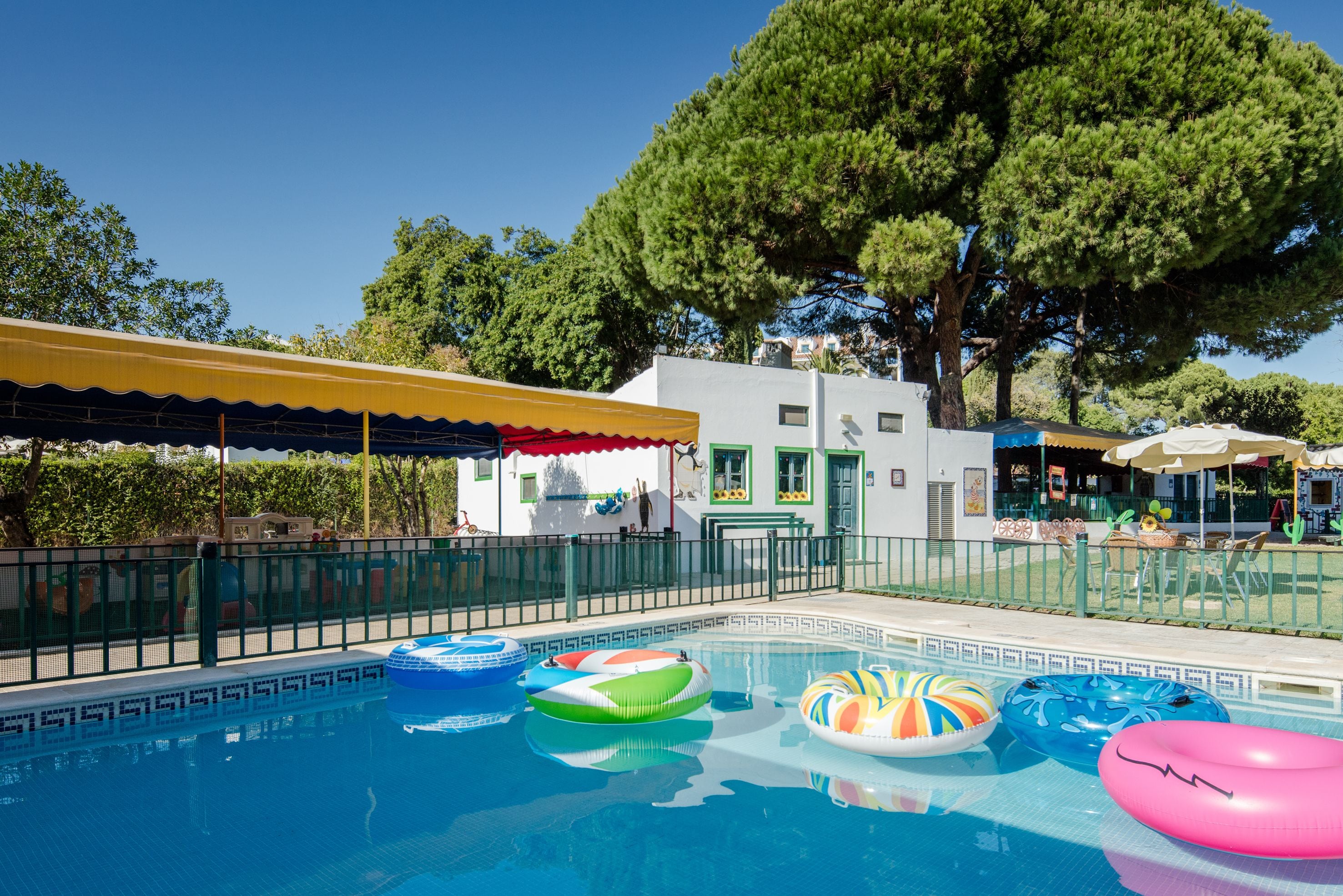 Açık yüzme havuzu 