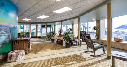 Days Inn & Suites by Wyndham Jekyll Island