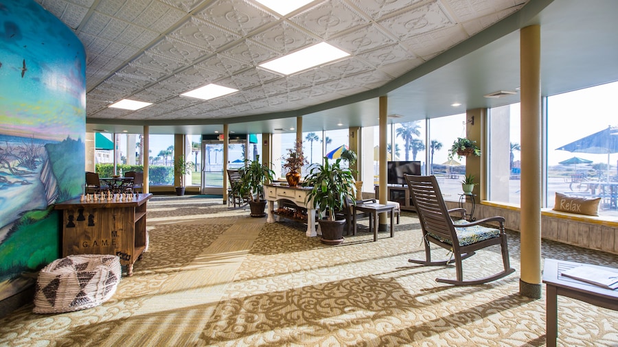Days Inn & Suites by Wyndham Jekyll Island