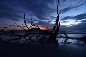 Property amenity - Days Inn & Suites by Wyndham Jekyll Island (Jekyll Island)