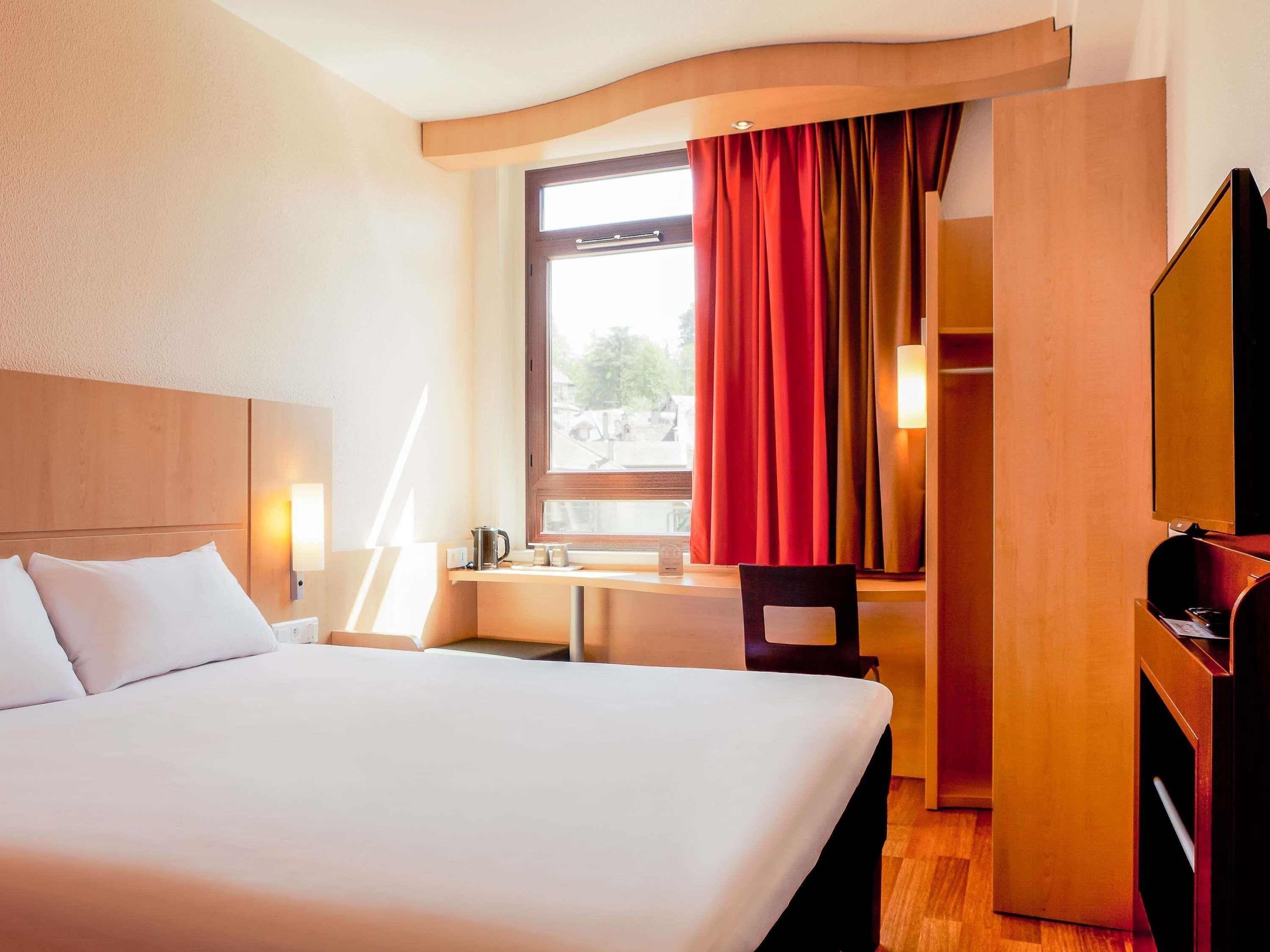 Ropa de cama de alta calidad y escritorio 