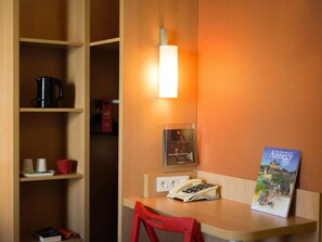Premium bedding, desk, laptop workspace, blackout curtains - Hôtel ibis Annecy Centre Vieille Ville (Annecy)