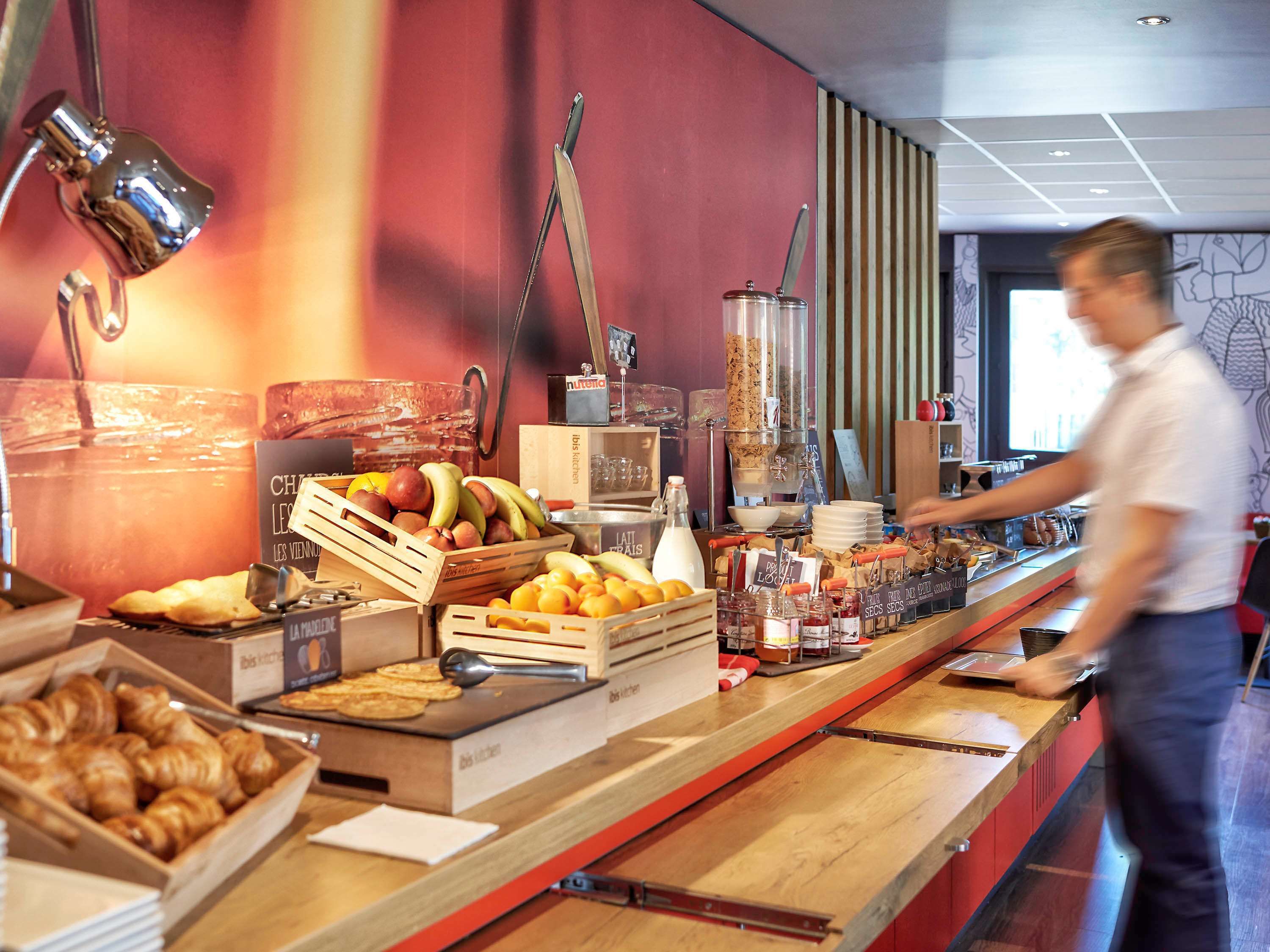 Petit déjeuner buffet servi tous les jours en supplément