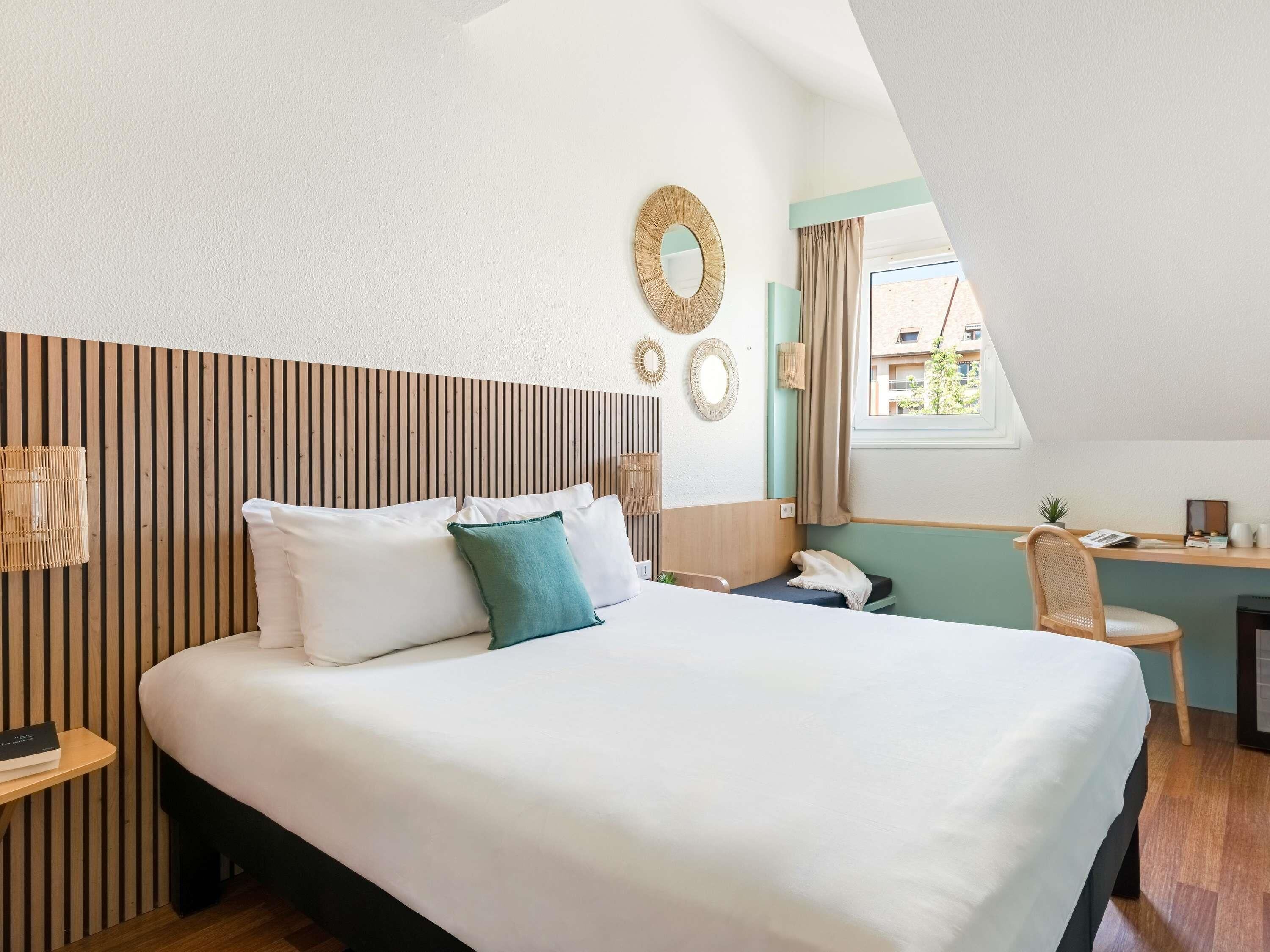 Deluxe-Zimmer, 1 Doppelbett, Flussblick | Hochwertige Bettwaren, Schreibtisch, laptopgeeigneter Arbeitsplatz