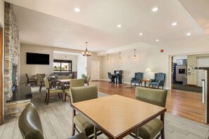 Free daily continental breakfast