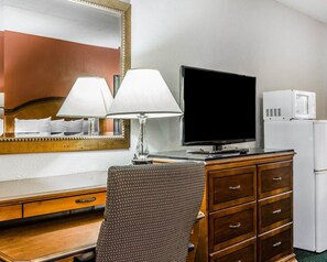 Escritorio, tabla de planchar con plancha, camas extra y wifi gratis 