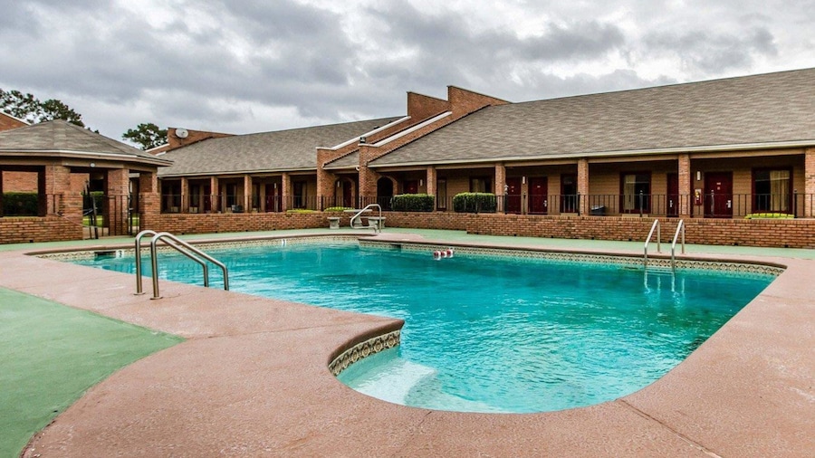 Econo Lodge Inn & Suites Enterprise