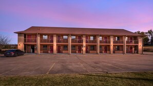 Unclassified image, 3 of 44, button - Red Roof Inn & Suites Sulphur Springs (Sulphur Springs)