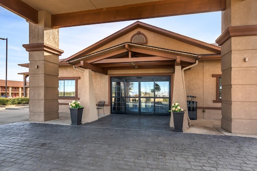 Red Roof Inn & Suites Sulphur Springs