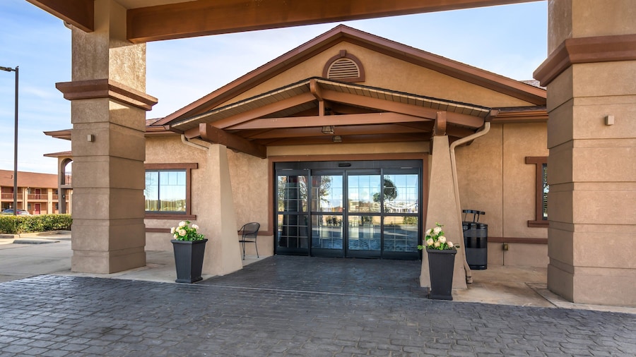 Red Roof Inn & Suites Sulphur Springs