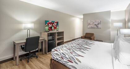 Red Roof Inn & Suites Sulphur Springs