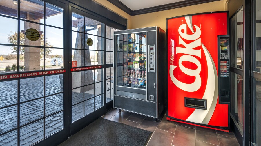 Red Roof Inn & Suites Sulphur Springs