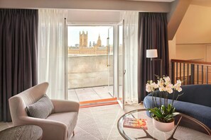 Room, 1 Double Bed, Balcony | Premium bedding, pillow-top beds, in-room safe, desk