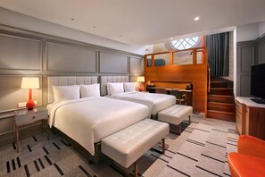 Family Loft, 2 Double Beds | Premium bedding, pillowtop beds, in-room safe, desk - London Marriott Hotel County Hall (London)