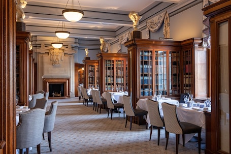 2 restaurants, breakfast, lunch, dinner served; British cuisine