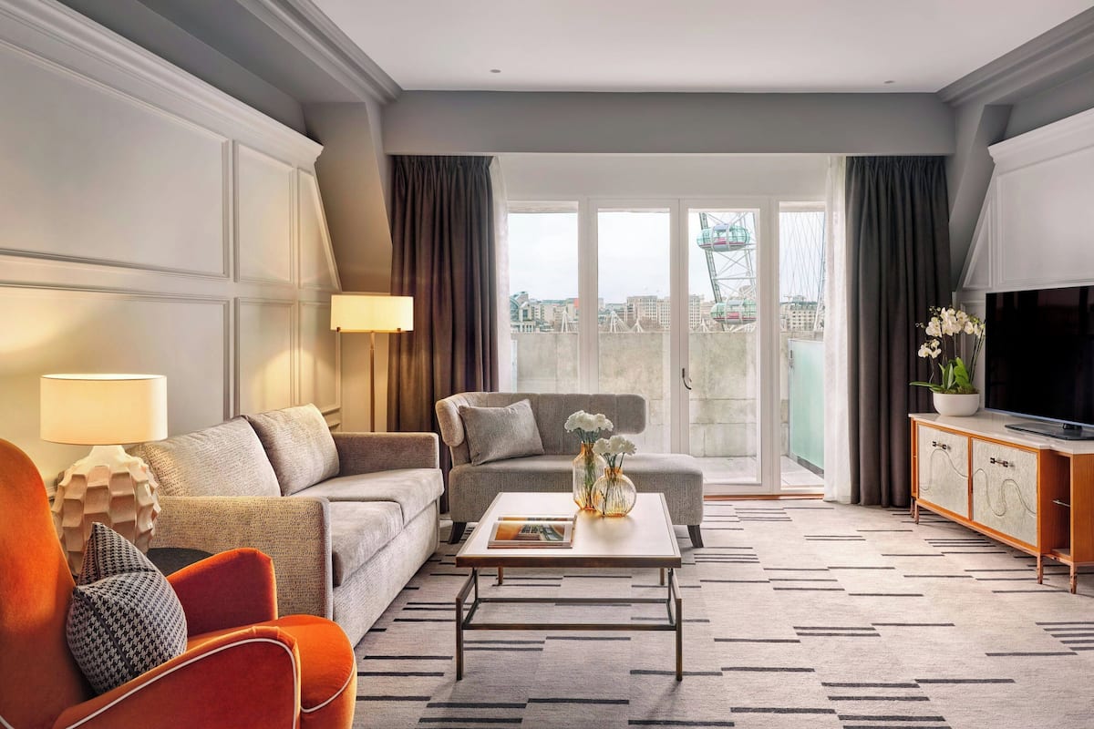 Club-Suite, 1 King-Bett, Nichtraucher, Balkon | 1 Schlafzimmer, hochwertige Bettwaren, Pillowtop-Betten, Zimmersafe