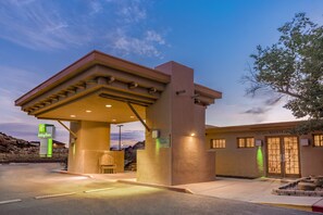Exterior - Holiday Inn Canyon De Chelly by IHG (Chinle)