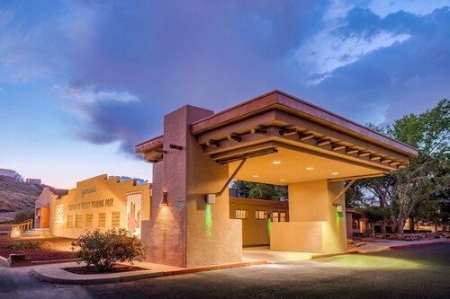Holiday Inn Canyon De Chelly by IHG