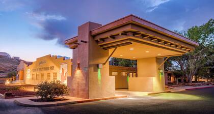 Holiday Inn Canyon De Chelly by IHG