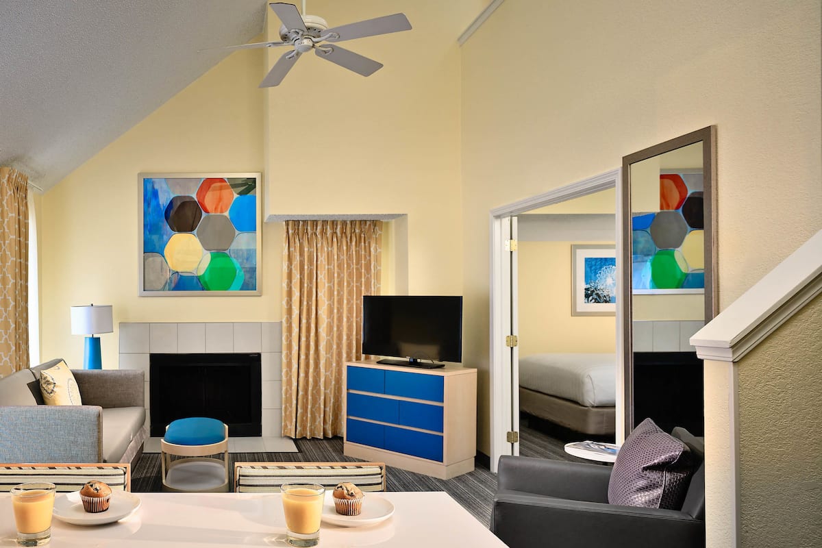 Individually furnished, laptop workspace, soundproofing