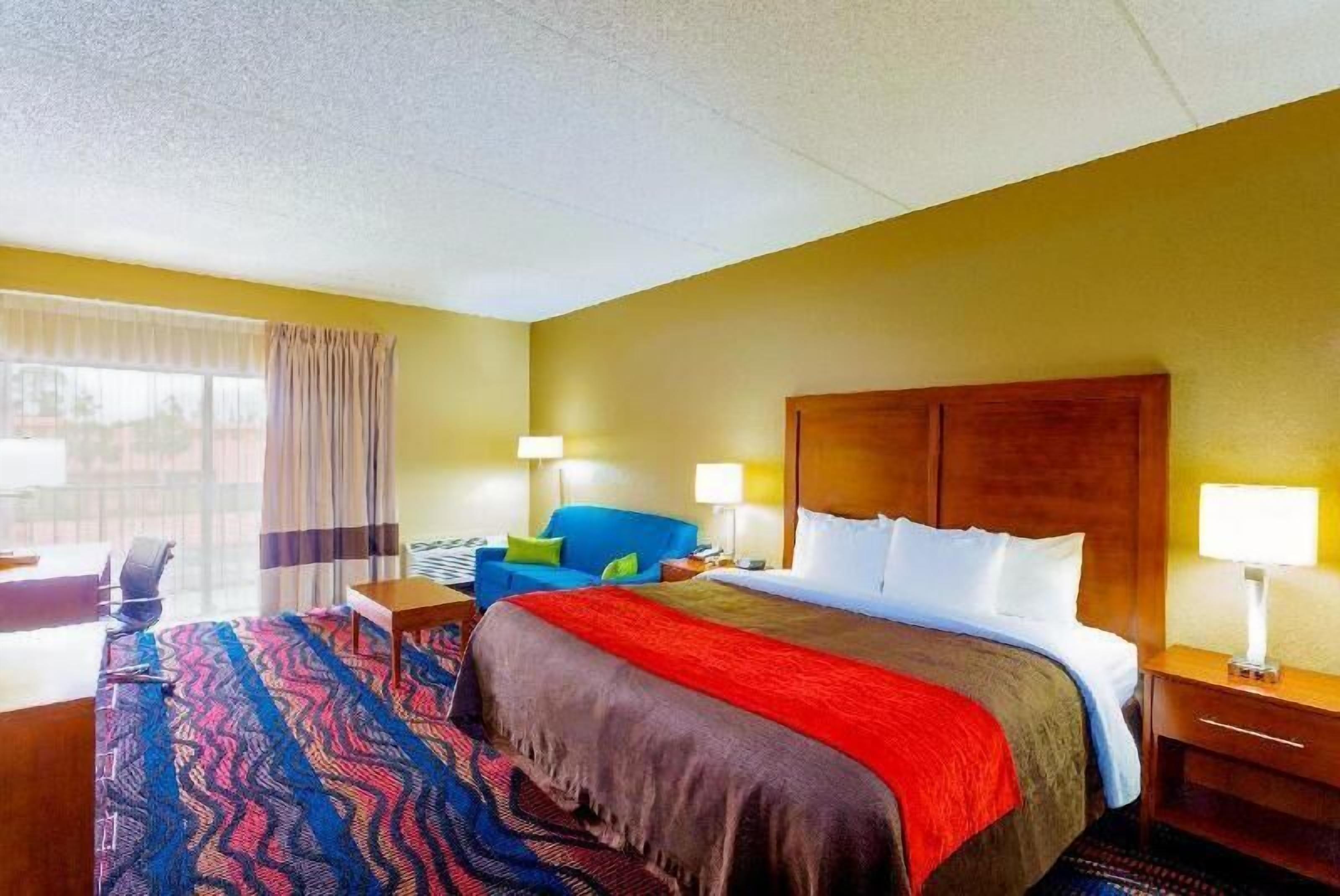 Desk, laptop workspace, iron/ironing board, rollaway beds