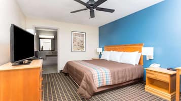 Escritorio, tabla de planchar con plancha, cunas (de pago) y wifi gratis